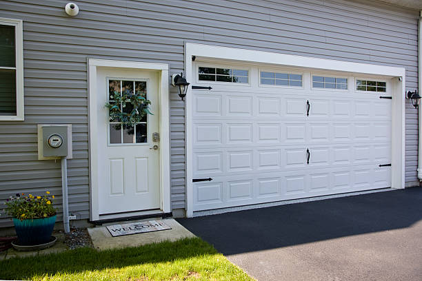 24/7 Emergency Garage Door Panel Replacement experts in Clinton, WA